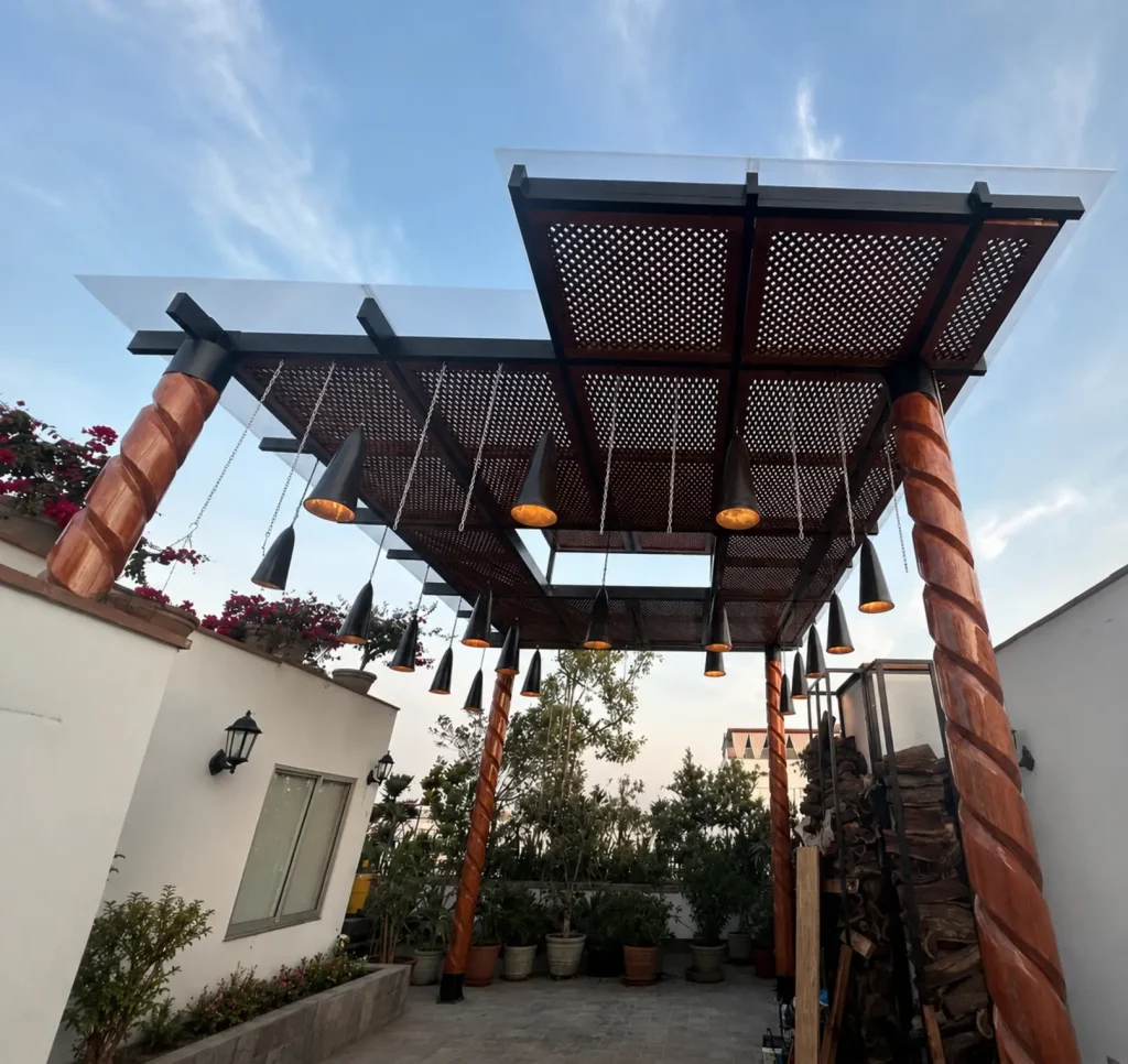 Sol y Sombra con estructura metálica